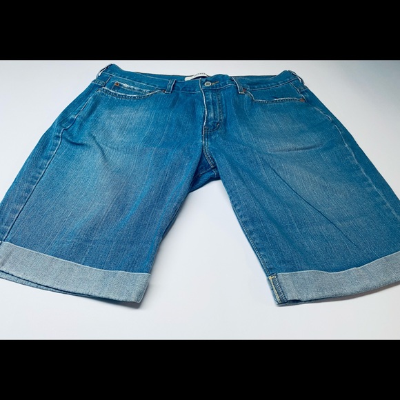 Levi’s Shorts - Picture 1 of 4